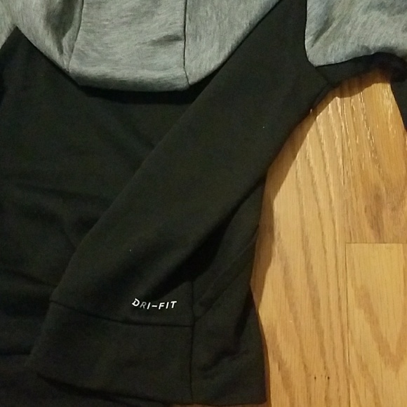 Boys Nike Dri Fit Hoodie - Picture 5 of 5